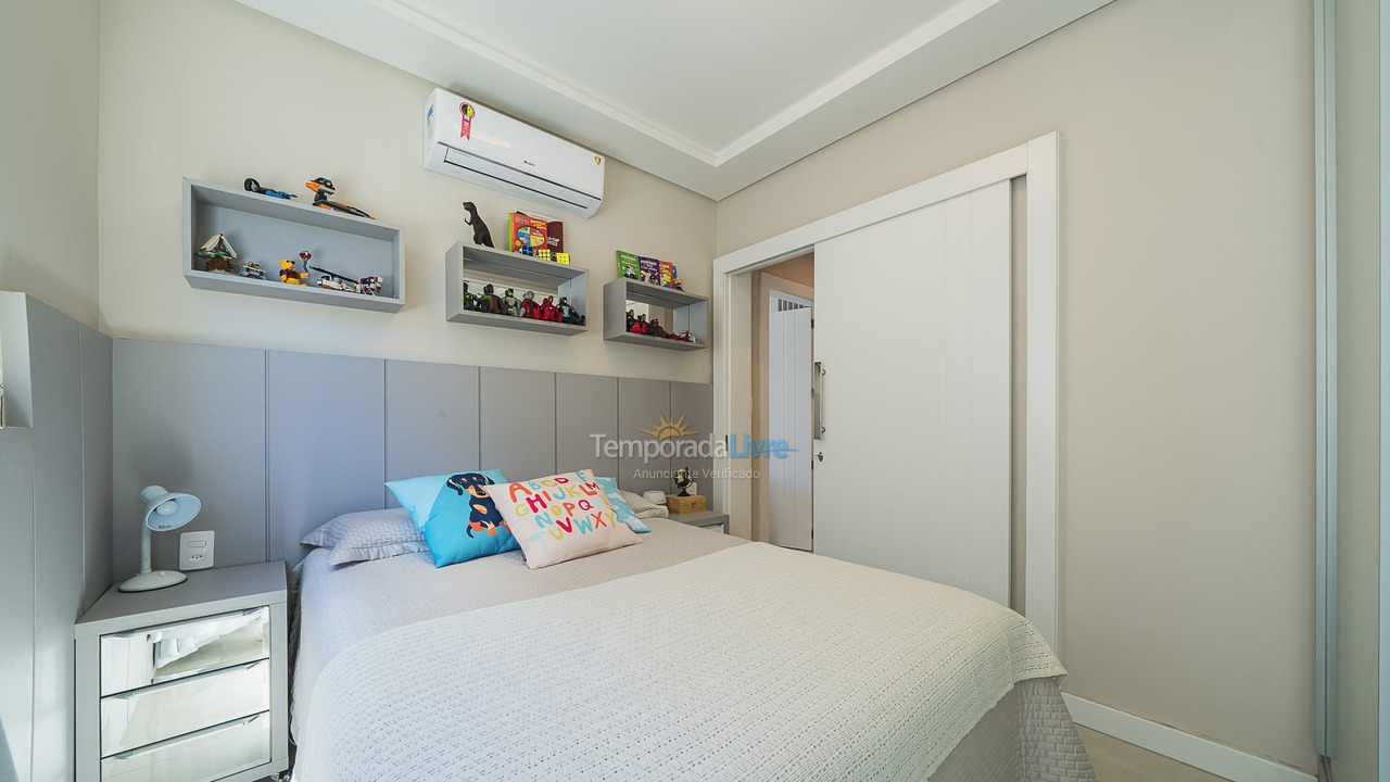 Apartamento para aluguel de temporada em Bombinhas (Canto Grande)