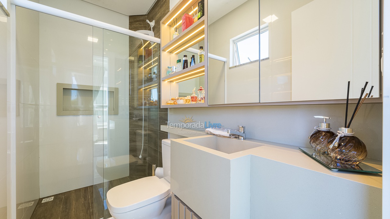 Apartamento para aluguel de temporada em Bombinhas (Canto Grande)