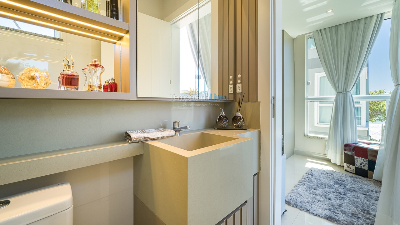 Apartamento para aluguel de temporada em Bombinhas (Canto Grande)