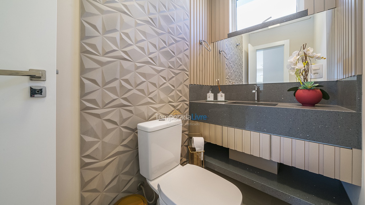 Apartamento para aluguel de temporada em Bombinhas (Canto Grande)