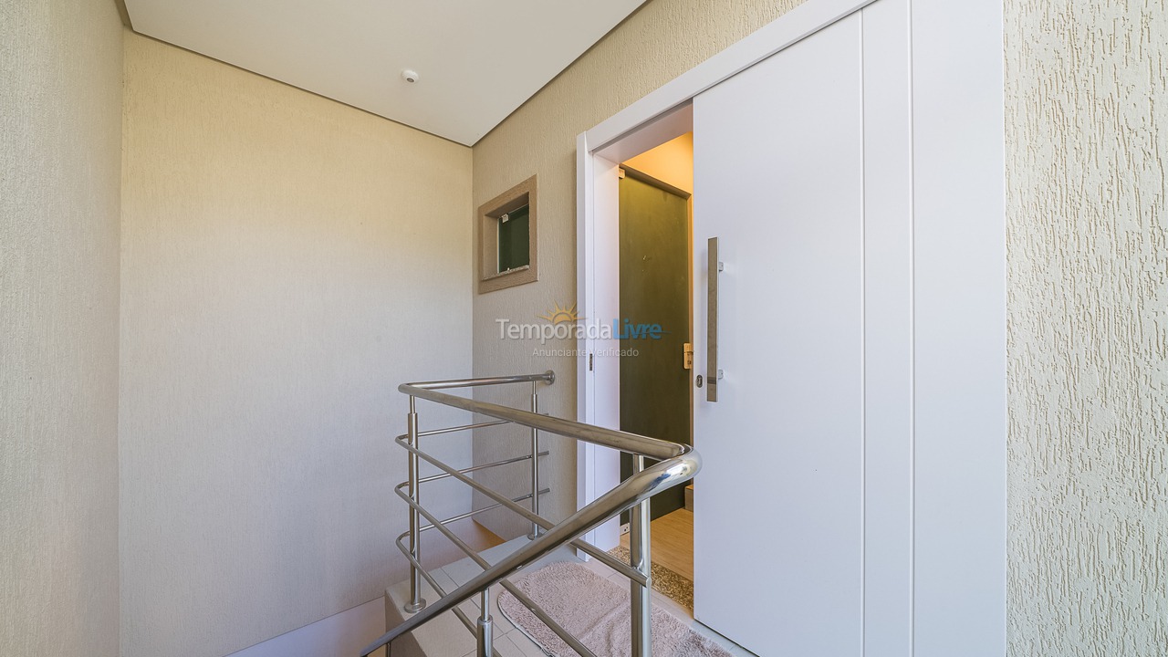 Apartamento para aluguel de temporada em Bombinhas (Canto Grande)