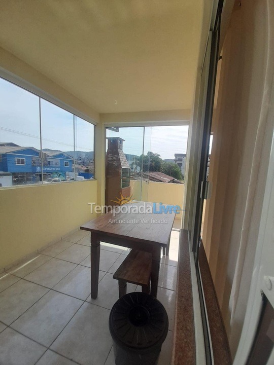 Casa para aluguel de temporada em Bombinhas (Praia de Bombas)