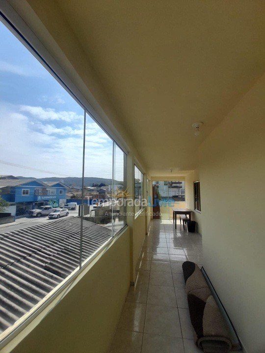 Casa para aluguel de temporada em Bombinhas (Praia de Bombas)