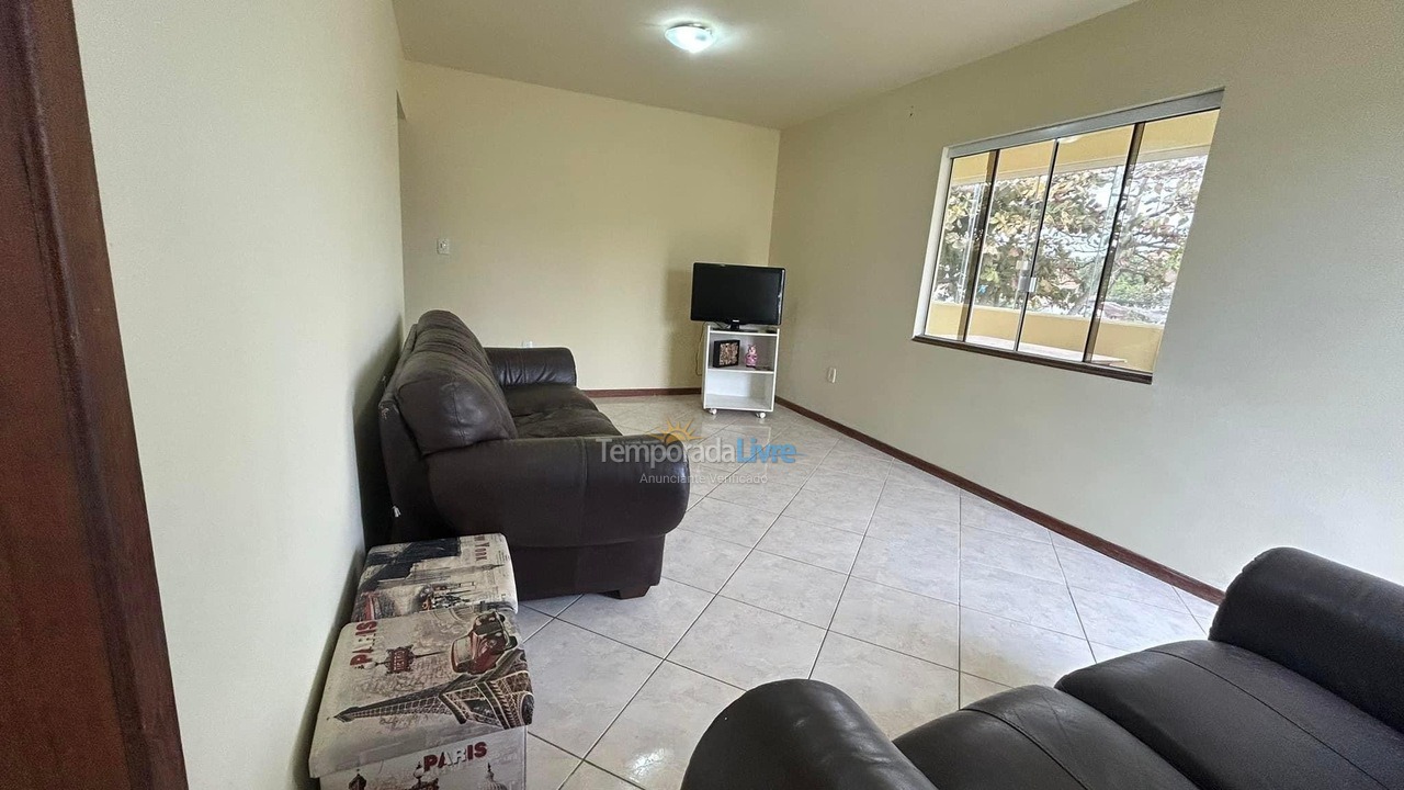 Casa para aluguel de temporada em Bombinhas (Praia de Bombas)