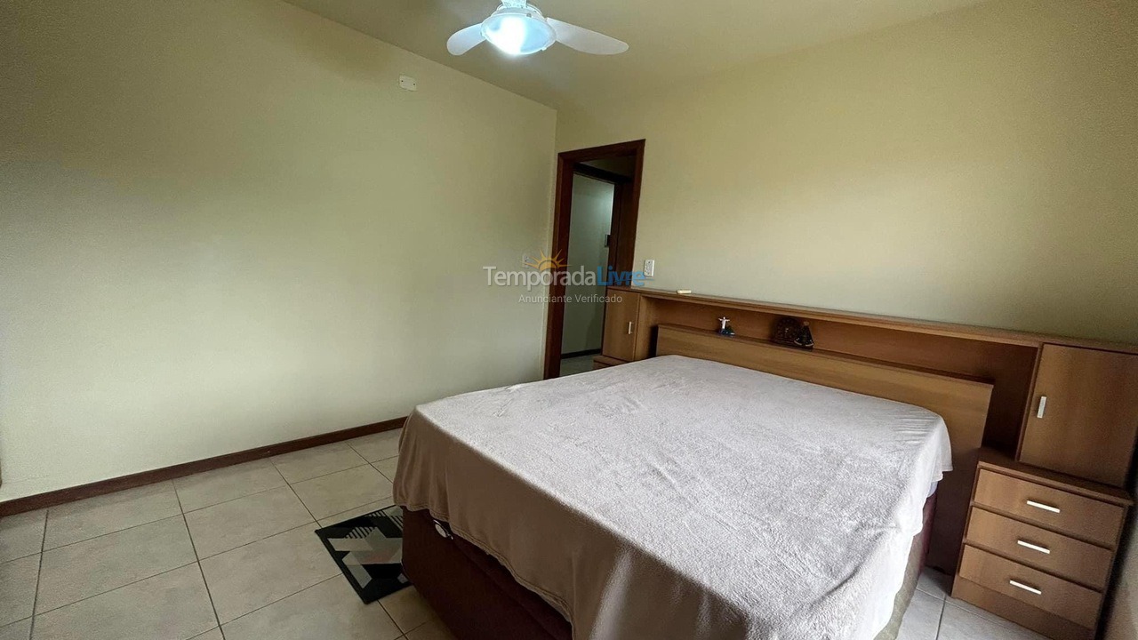 Casa para aluguel de temporada em Bombinhas (Praia de Bombas)