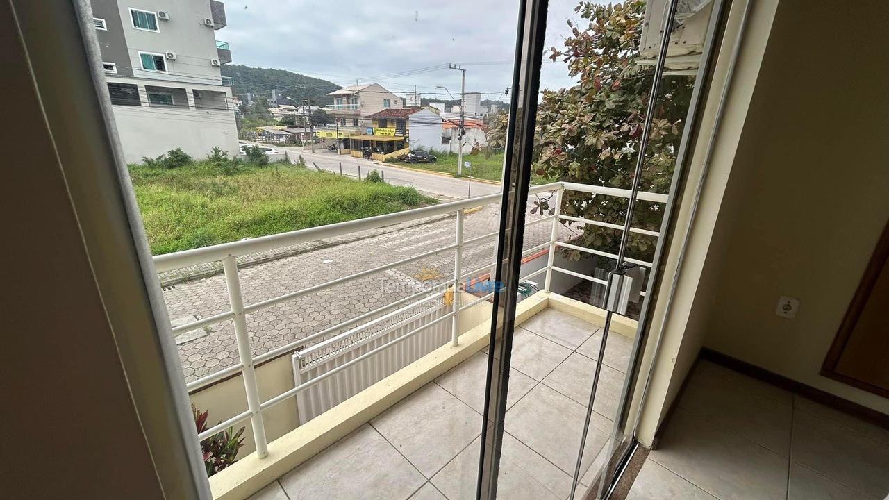 Casa para aluguel de temporada em Bombinhas (Praia de Bombas)