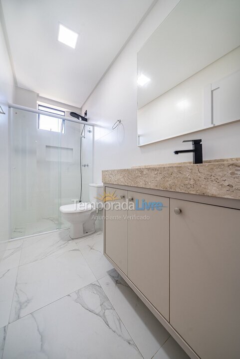 Apartamento para aluguel de temporada em Bombinhas (Praia de Bombas)