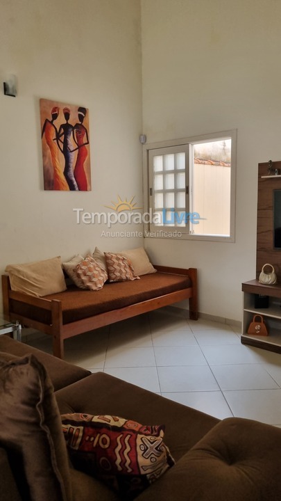 Casa para aluguel de temporada em Peruíbe (Belmira Novaes Ruinas)