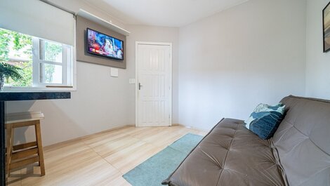 026 - Residencial com Piscina e Jacuzzi em Bombas