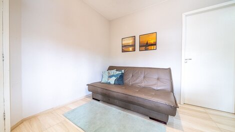 026 - Residencial com Piscina e Jacuzzi em Bombas