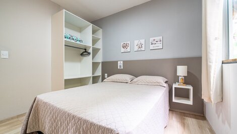 026 - Residencial com Piscina e Jacuzzi em Bombas