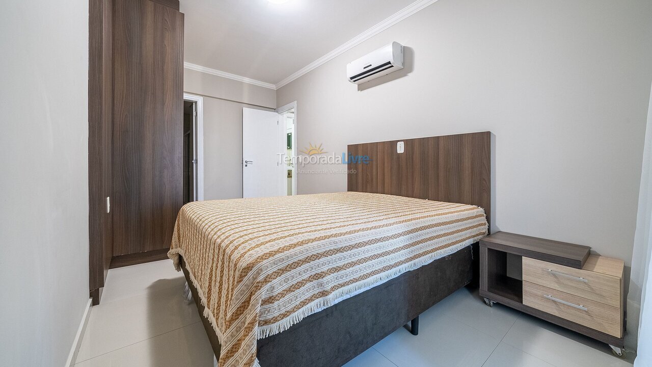 Apartment for vacation rental in Bombinhas (Praia de Bombas)