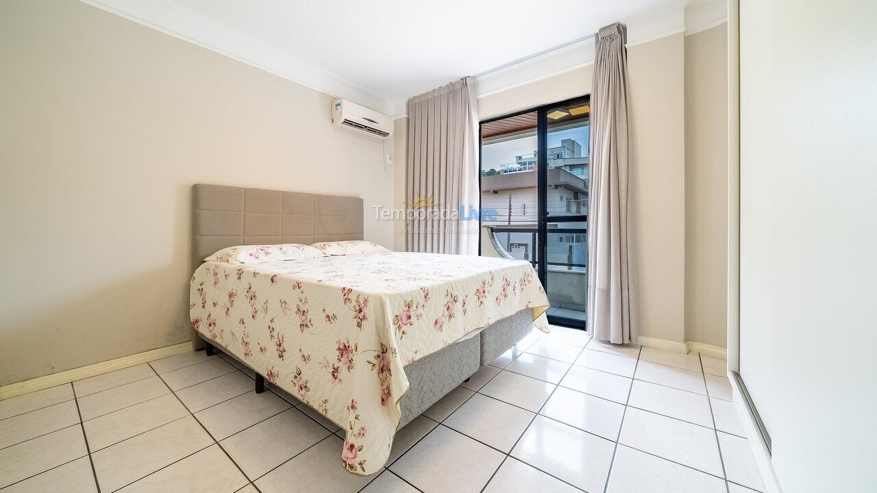 Apartment for vacation rental in Bombinhas (Praia de Bombas)