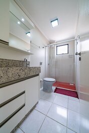 299 - Excellent apartment with 03 bedrooms, 100m from Bombas beach