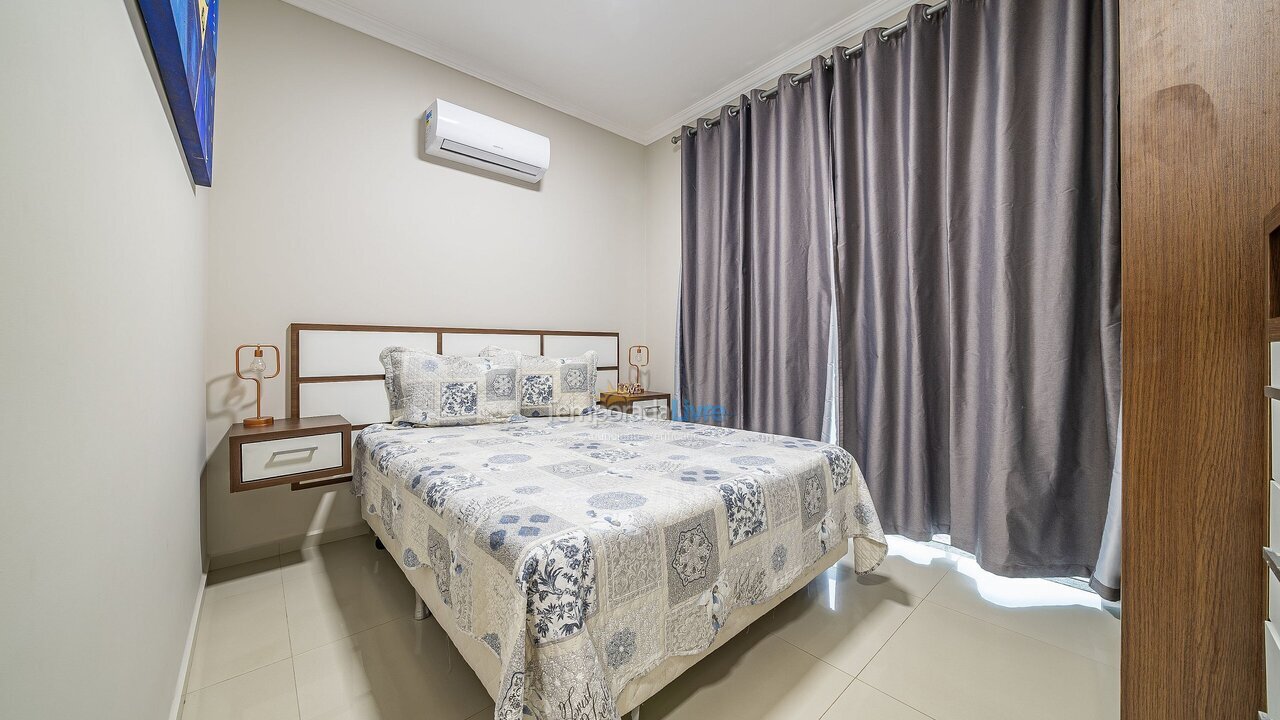 Apartment for vacation rental in Bombinhas (Praia de Bombas)