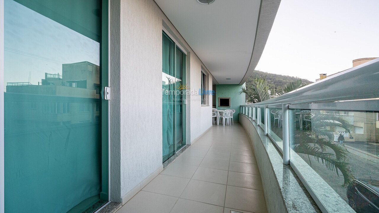 Apartment for vacation rental in Bombinhas (Praia de Bombas)