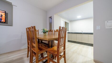 027 - Hermoso Residencial con Piscina y Jacuzzi en Bombas