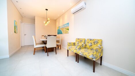 195 - Apartamento com 2 dormitórios a 50m da praia de Mariscal