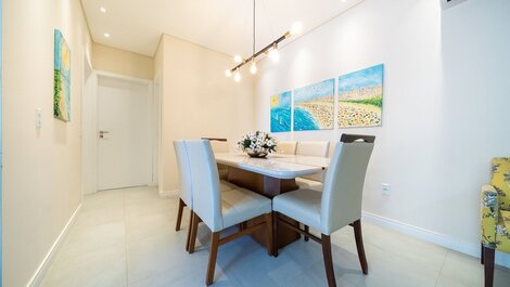 195 - Apartamento com 2 dormitórios a 50m da praia de Mariscal