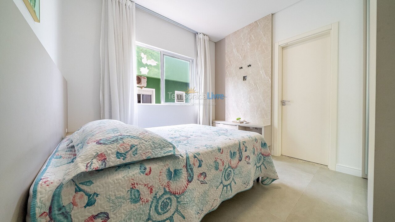 Apartment for vacation rental in Bombinhas (Canto Grande)