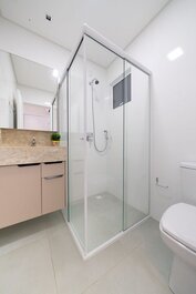 195 - Apartamento com 2 dormitórios a 50m da praia de Mariscal