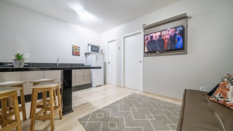 025 - Residencial com Piscina e Jacuzzi em Bombas