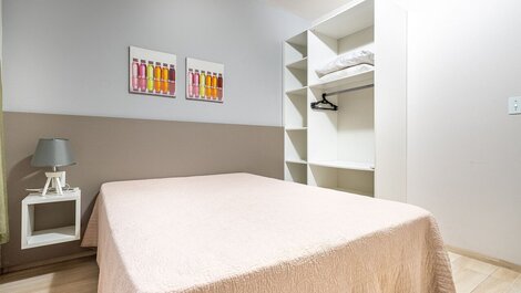 025 - Residencial com Piscina e Jacuzzi em Bombas