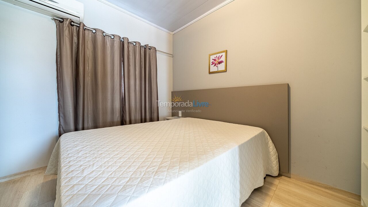 Apartment for vacation rental in Bombinhas (Praia de Bombas)