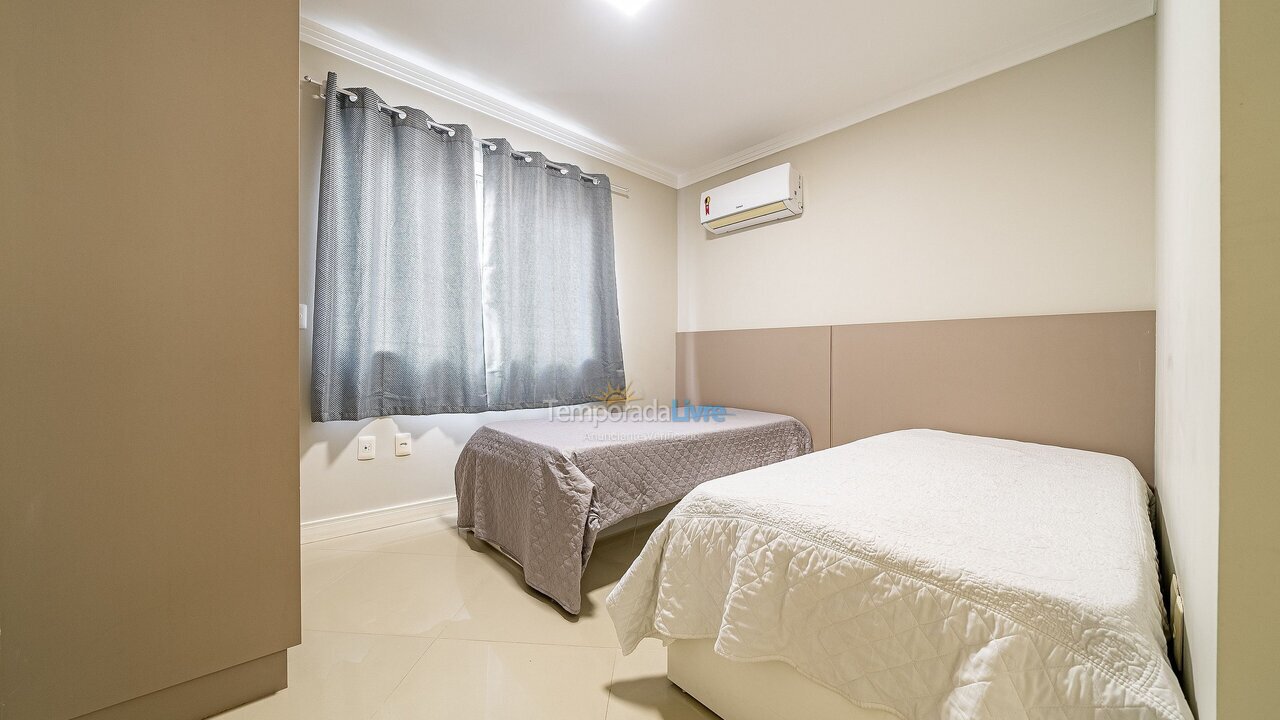 Apartment for vacation rental in Bombinhas (Praia de Bombas)