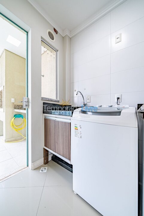 Apartment for vacation rental in Bombinhas (Praia de Bombas)