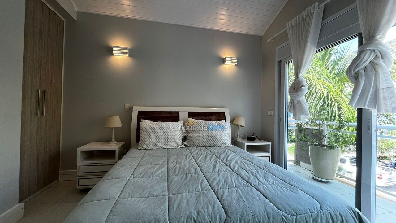 Casa para aluguel de temporada em São Sebastião (Praia da Baleia)