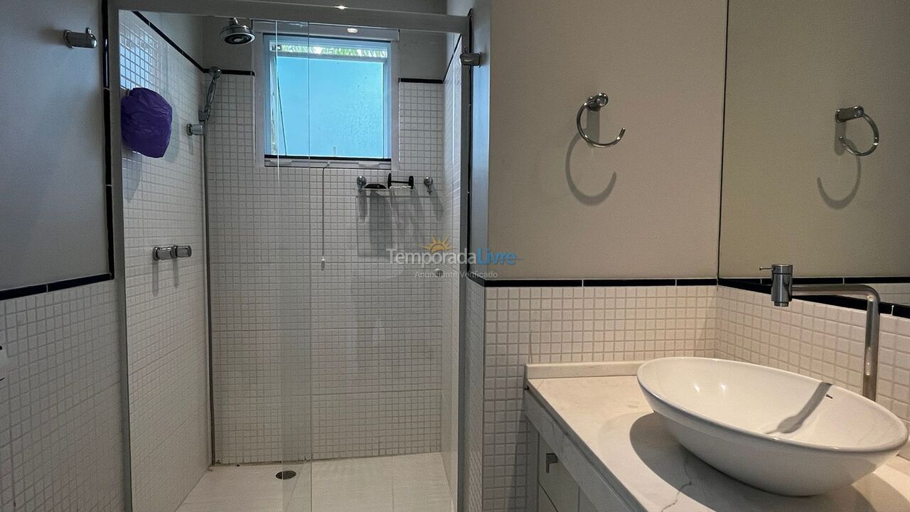 Casa para aluguel de temporada em São Sebastião (Praia da Baleia)