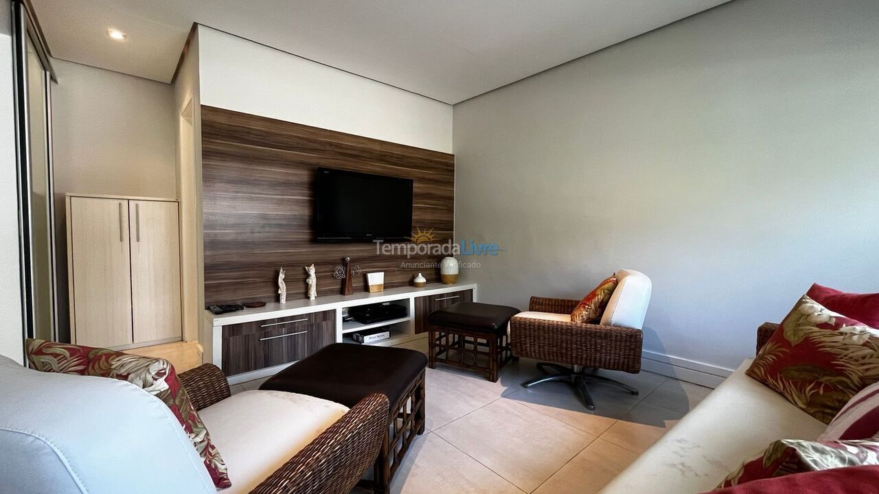 Casa para aluguel de temporada em São Sebastião (Praia da Baleia)