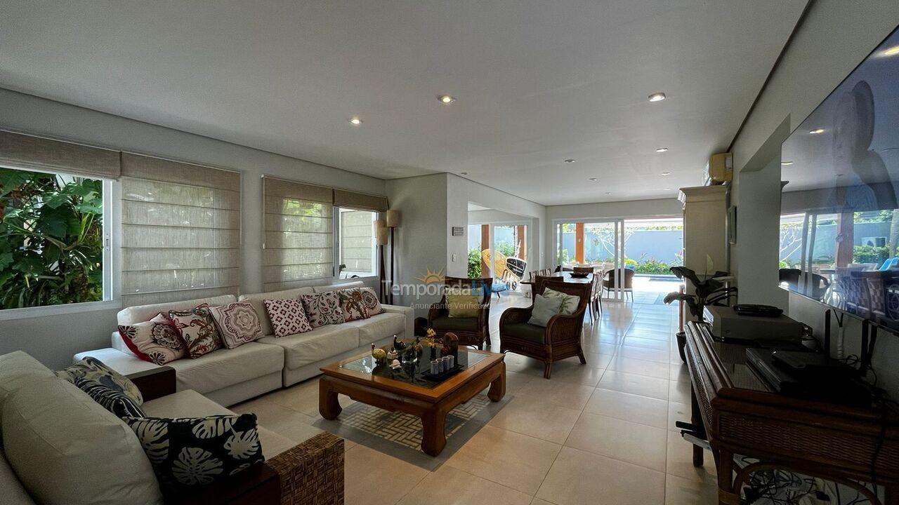 Casa para aluguel de temporada em São Sebastião (Praia da Baleia)