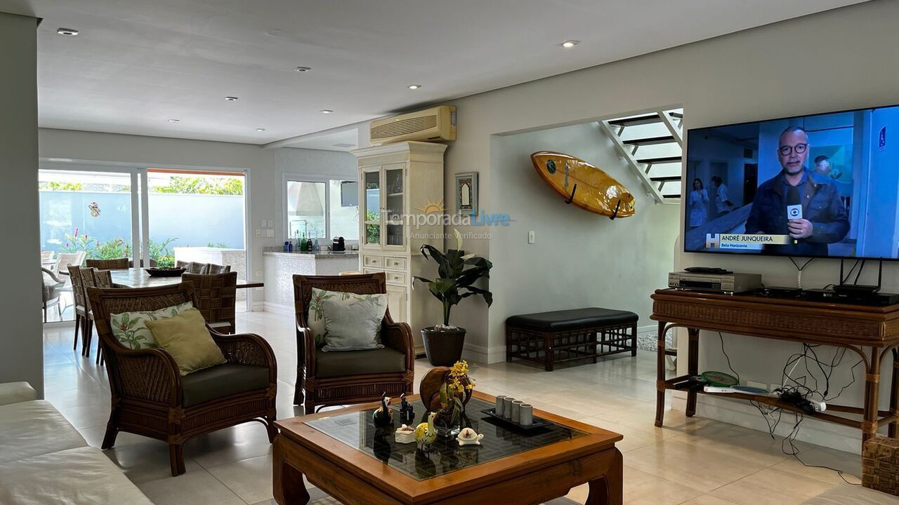 Casa para aluguel de temporada em São Sebastião (Praia da Baleia)