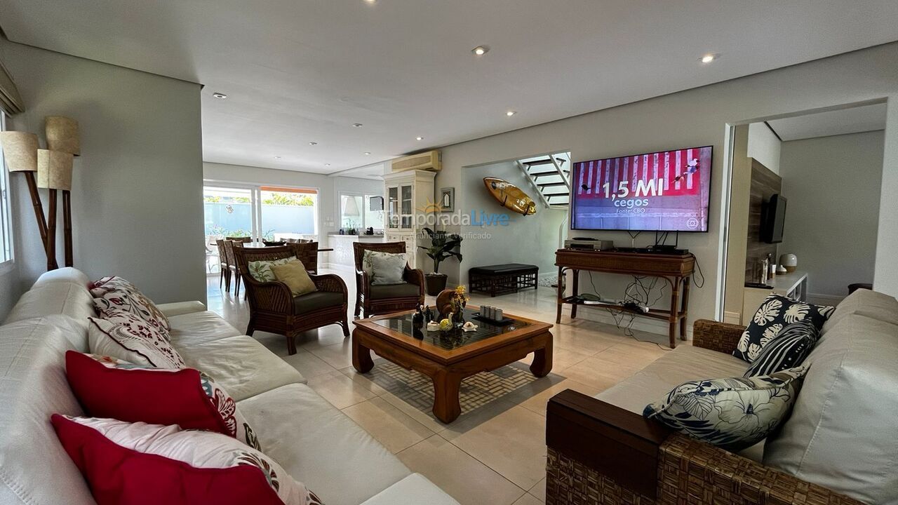 Casa para aluguel de temporada em São Sebastião (Praia da Baleia)