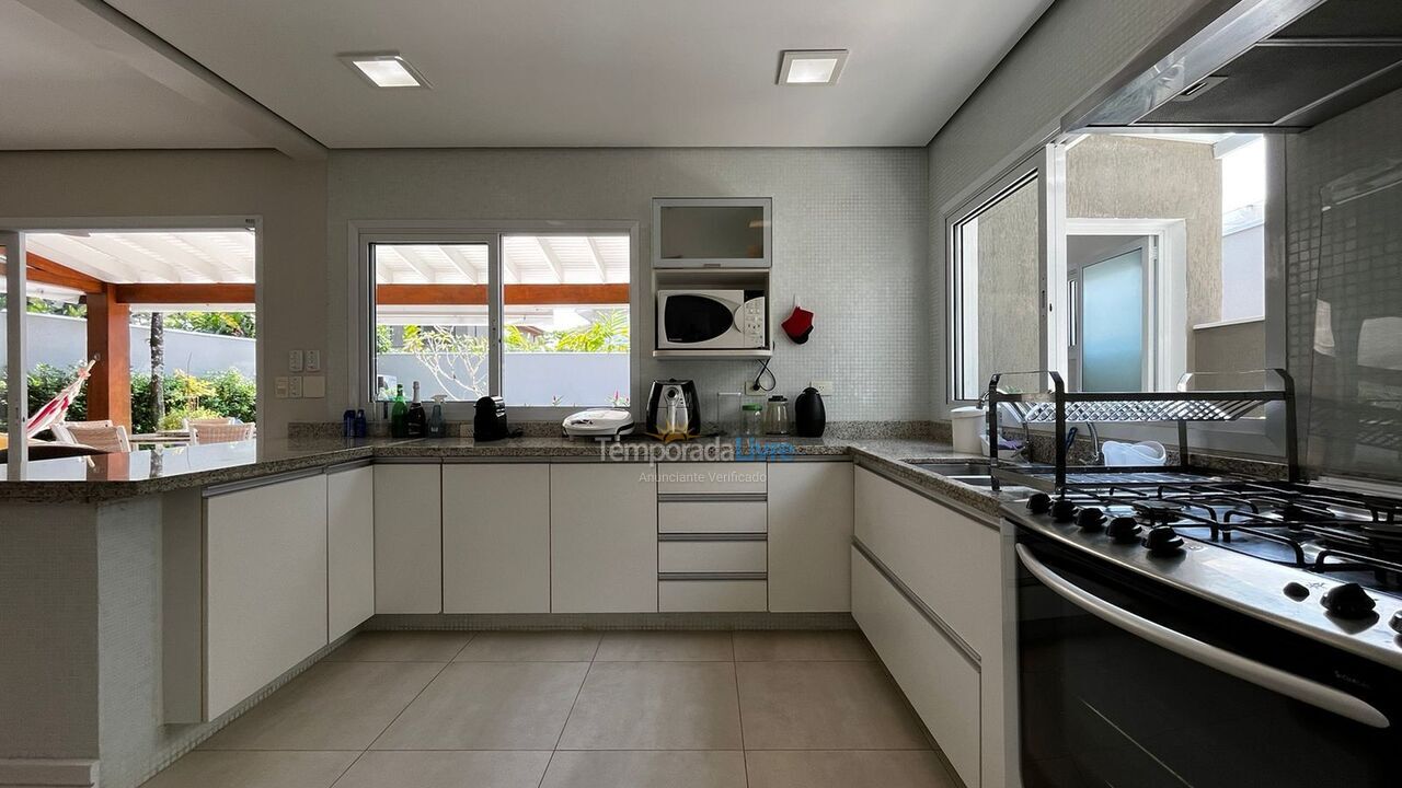 Casa para aluguel de temporada em São Sebastião (Praia da Baleia)