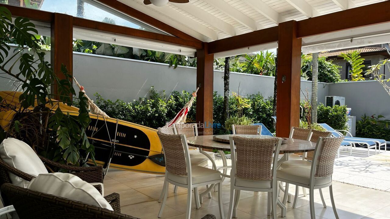 Casa para aluguel de temporada em São Sebastião (Praia da Baleia)