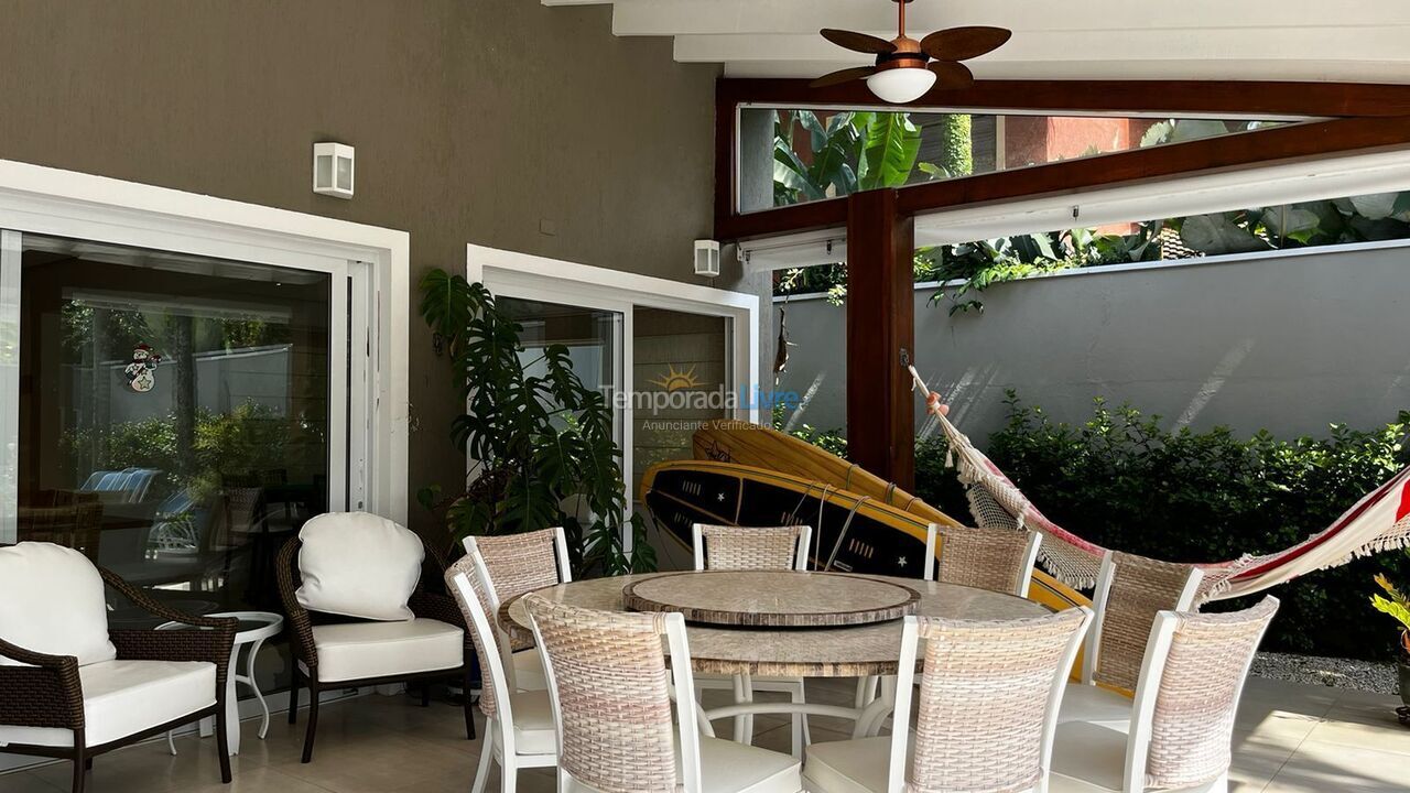 Casa para aluguel de temporada em São Sebastião (Praia da Baleia)