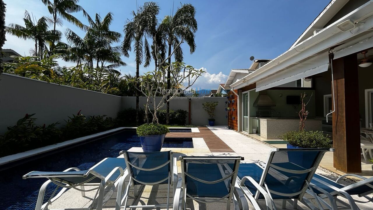 Casa para aluguel de temporada em São Sebastião (Praia da Baleia)