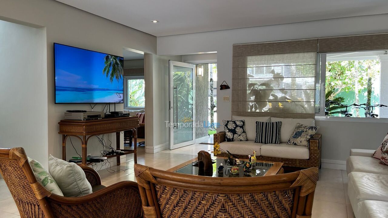 Casa para aluguel de temporada em São Sebastião (Praia da Baleia)