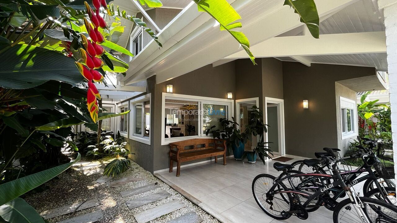 Casa para aluguel de temporada em São Sebastião (Praia da Baleia)