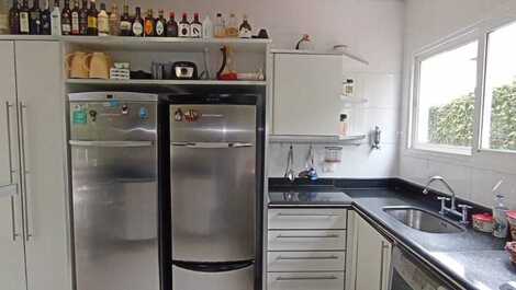 House in condominium on Avenida da Praia in Juquehy