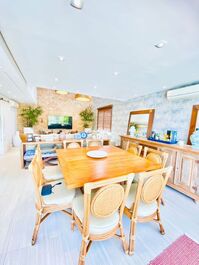 Casa alto padrão disponível em Juquehy.