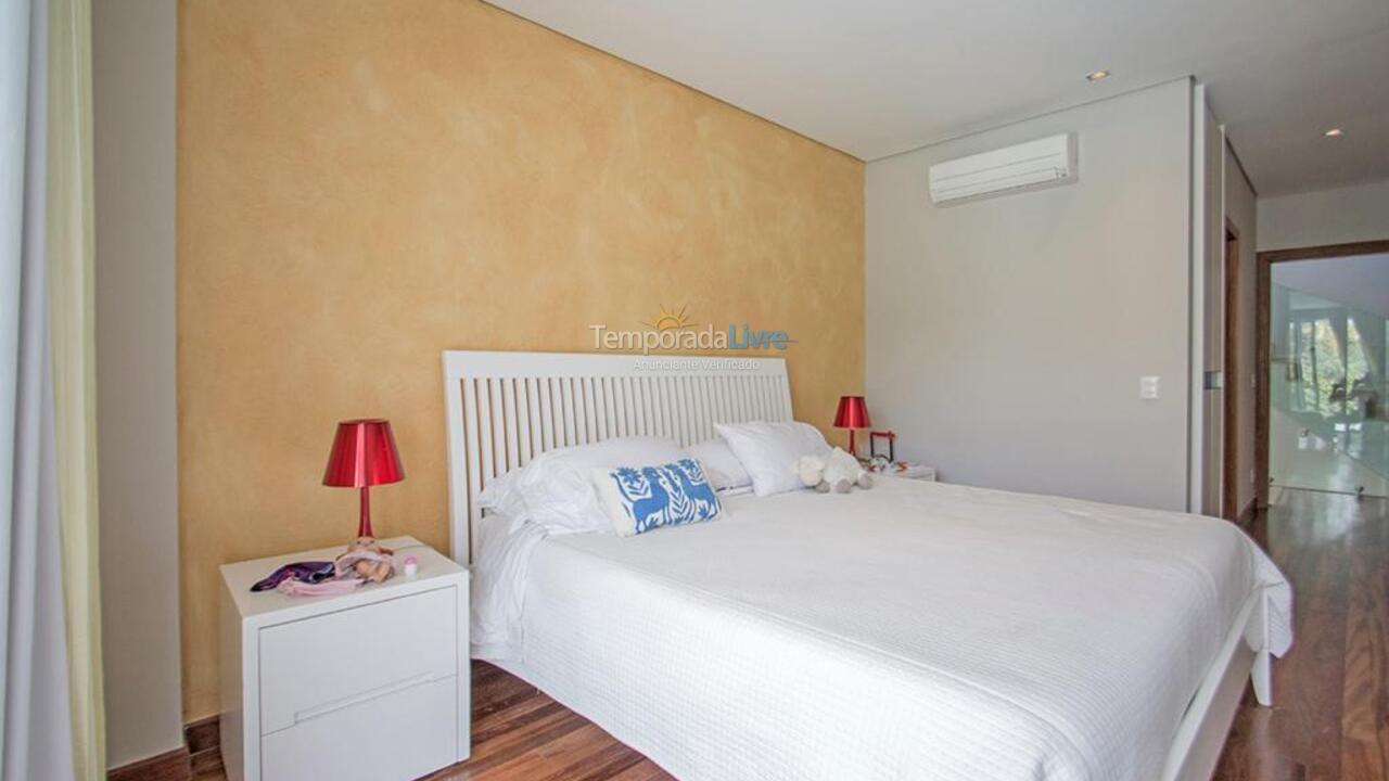 House for vacation rental in São Sebastião (Praia da Baleia)