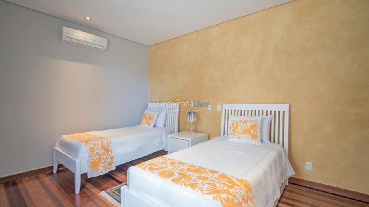 House for vacation rental in São Sebastião (Praia da Baleia)