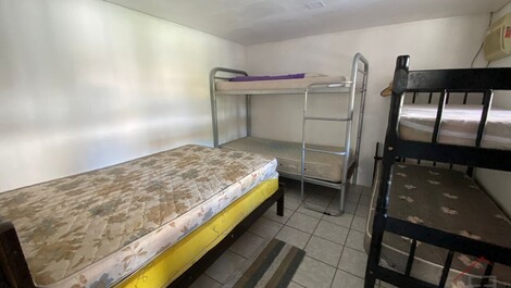 Casa em Ubatuba apenas 350m do mar - 3 quartos com Ar