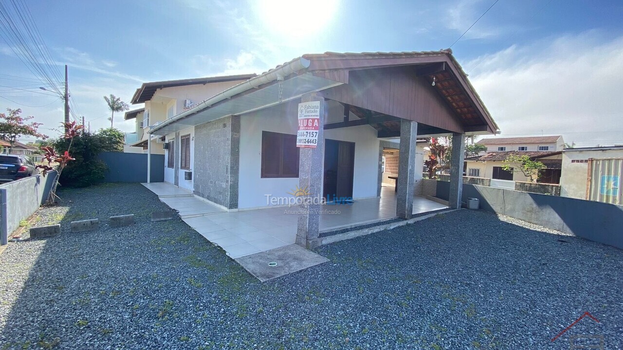 Casa para aluguel de temporada em São Francisco do Sul (Ubatuba)
