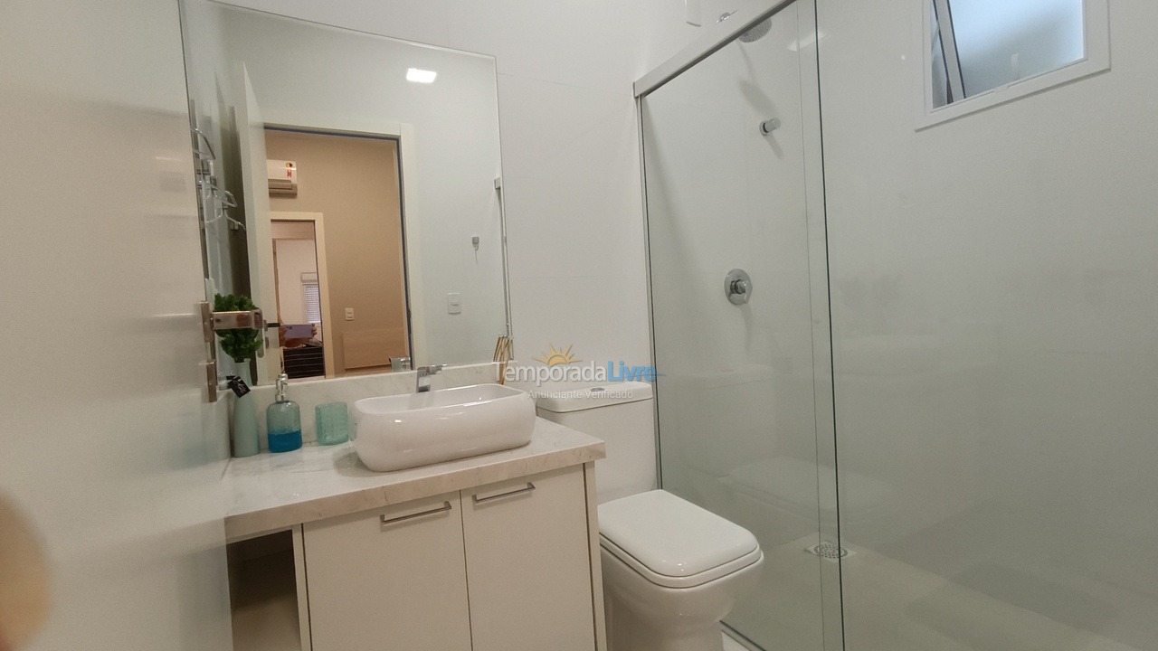 Apartment for vacation rental in Itapema (Meia Praia)