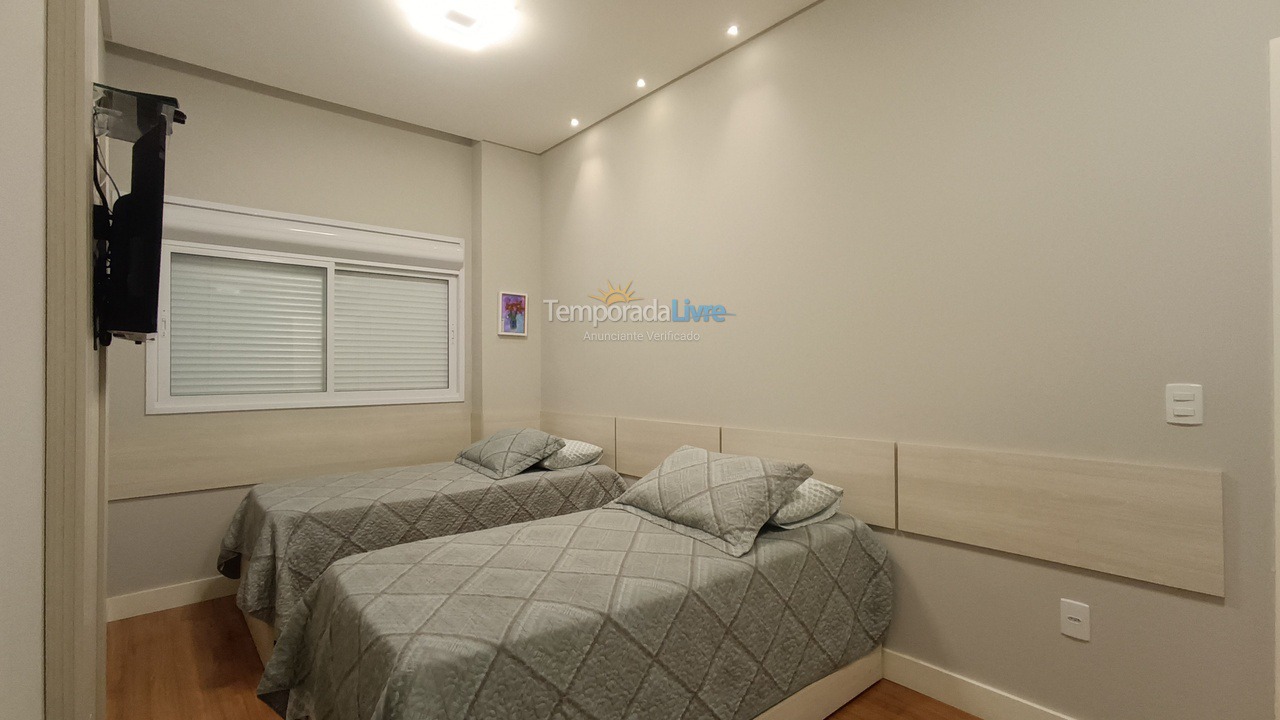 Apartment for vacation rental in Itapema (Meia Praia)